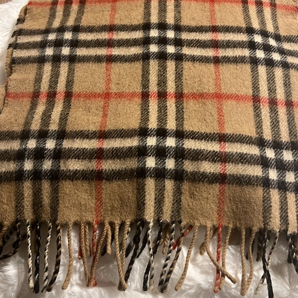 Burberry scarf - Picture 4 of 7